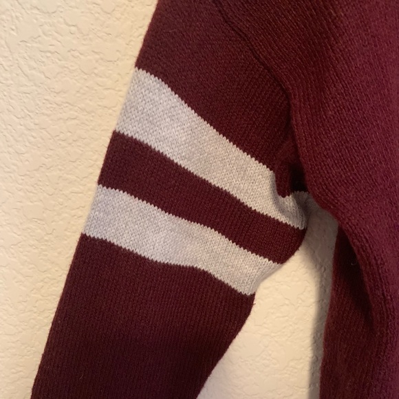 đź’•American Eagle Outfitters Sweater - Picture 3 of 3